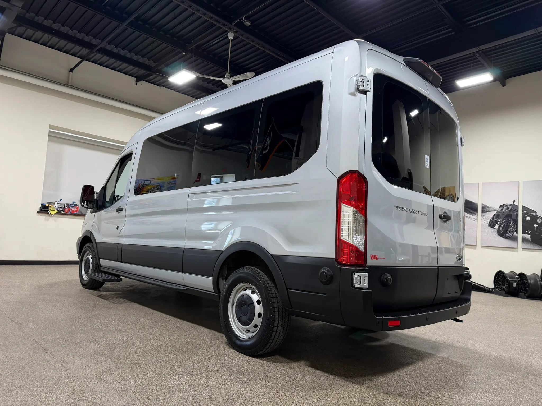 Used 2019 Ford Transit 250 148 Medium Roof RWD image 8