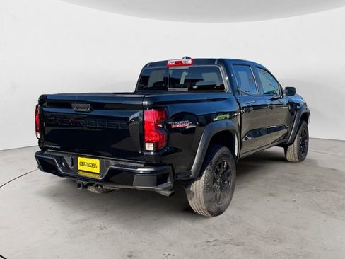 Used 2023 Chevrolet Colorado Trail Boss image 5