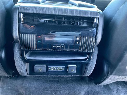 Used 2024 Jeep Wagoneer L Series II w/ Flexible Seating Group AWD/4WD image 10