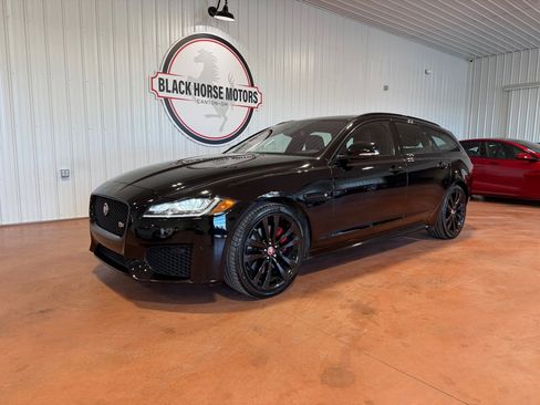 Used 2018 Jaguar XF S image 4