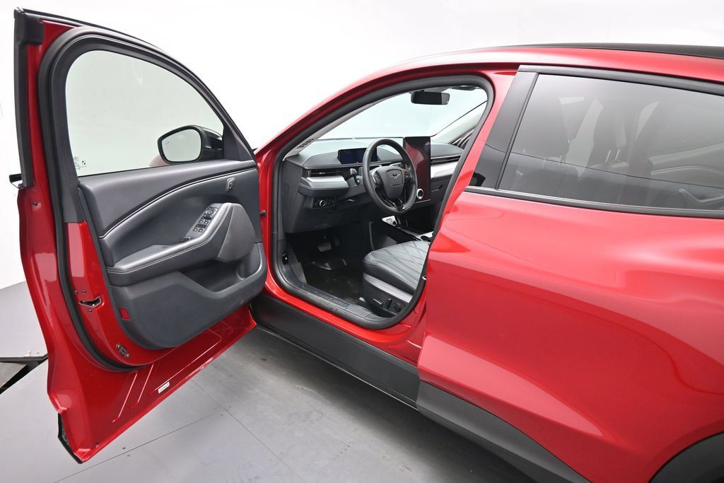 Used 2023 Ford Mustang Mach-E Select w/ Comfort Package Lite AWD/4WD image 9