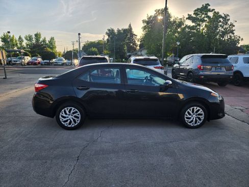 Used 2018 Toyota Corolla LE FWD image 6