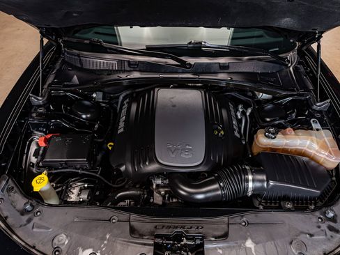 Used 2020 Dodge Charger R/T w/ Blacktop Package image 29