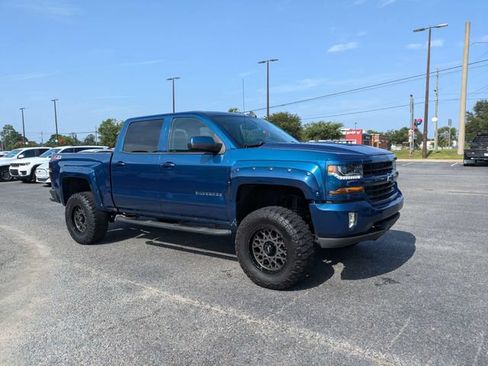 Used 2018 Chevrolet Silverado 1500 LT w/ All Star Edition AWD/4WD image 3