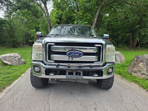 Used 2013 Ford F250 XLT w/ Chrome Pkg AWD/4WD image 12