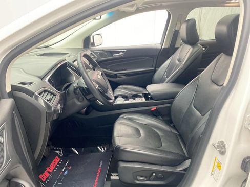 Used 2020 Ford Edge Titanium w/ Class II Trailer Tow Package AWD/4WD image 14