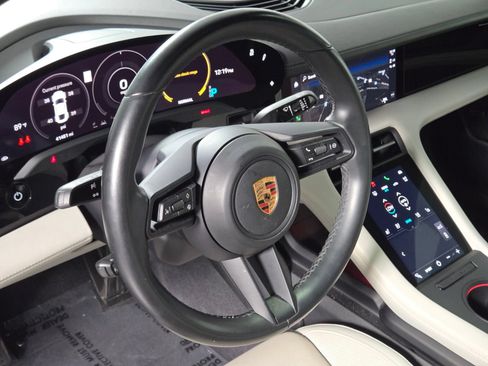 Used 2022 Porsche Taycan RWD image 22