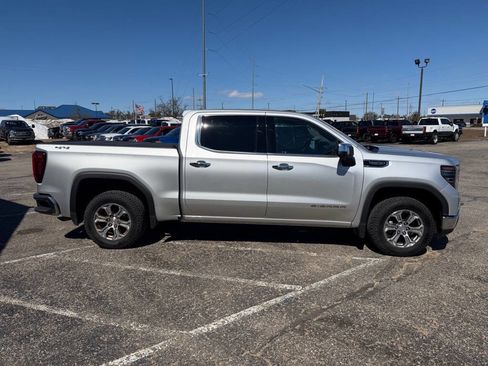 Used 2022 GMC Sierra 1500 SLT w/ SLT Convenience Package AWD/4WD image 6