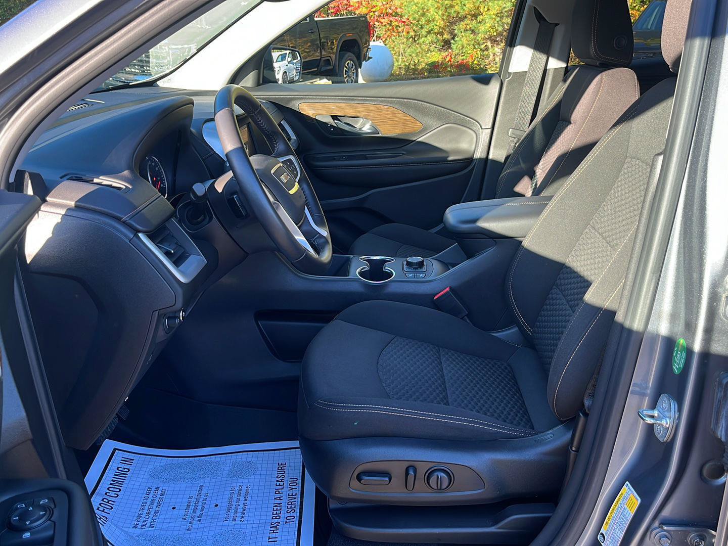Used 2020 GMC Terrain SLE w/ Driver Convenience Package AWD/4WD image 19