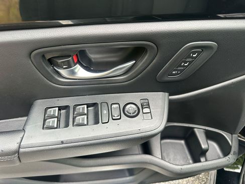 Used 2024 Honda Pilot Touring image 14
