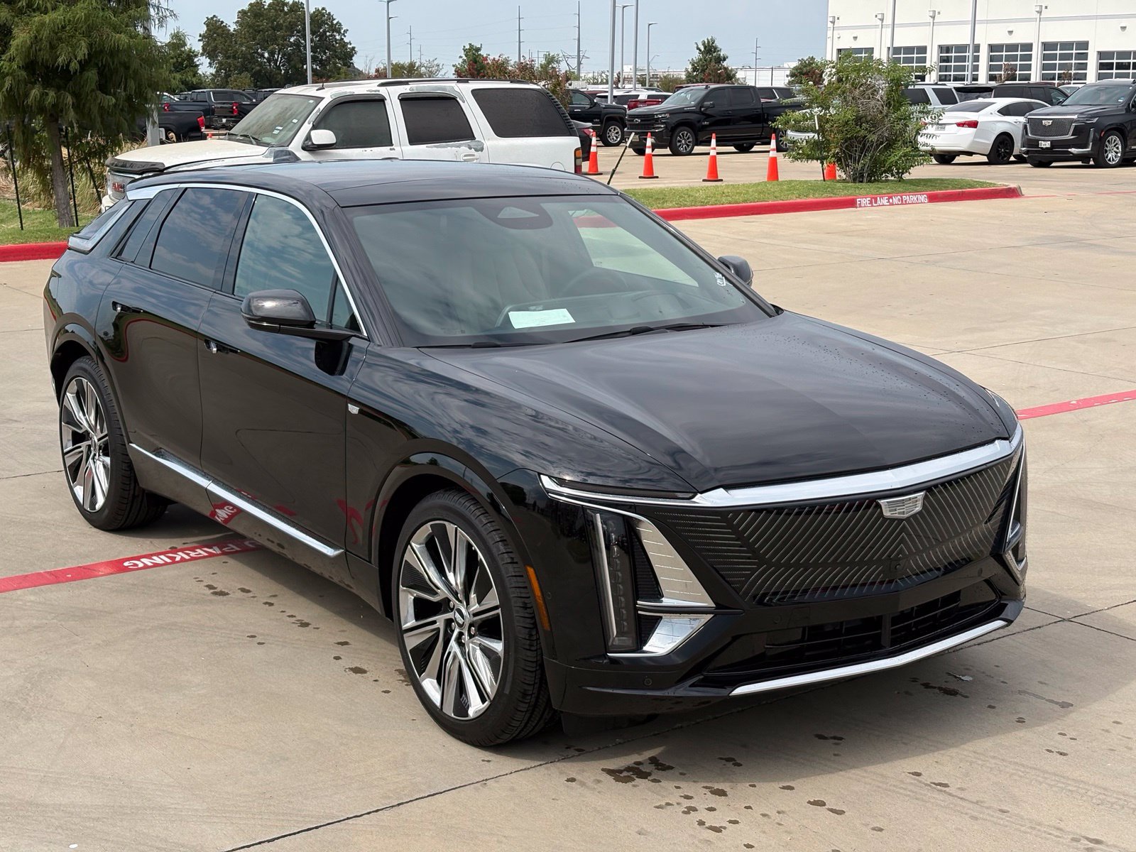 Certified 2026 Cadillac Lyriq Signature Luxury w/ Nappa Leather Package AWD/4WD image 10