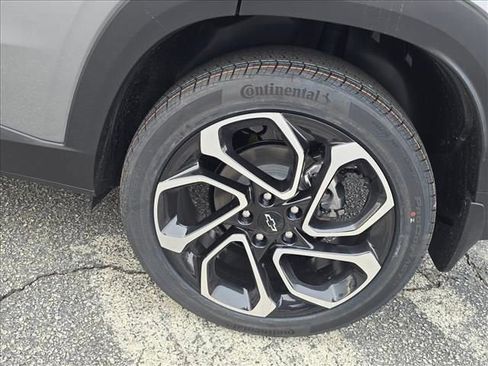New 2026 Chevrolet Trax RS w/ Sunroof Package image 20