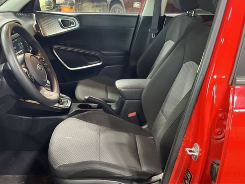 Used 2021 Kia Soul LX image 13