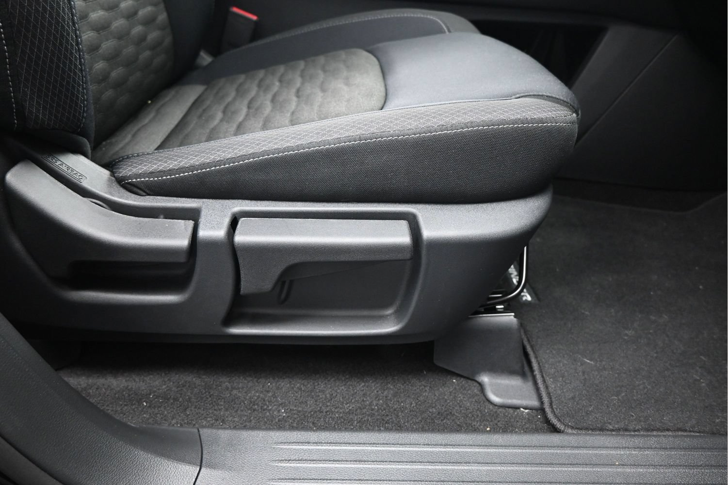 Certified 2026 Nissan Pathfinder SV FWD image 16