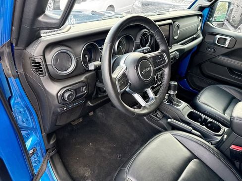 Used 2023 Jeep Wrangler Unlimited Sahara w/ Cold Weather Group image 10