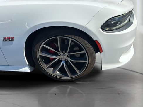 Used 2016 Dodge Charger R/T Scat Pack w/ Technology Group RWD image 34