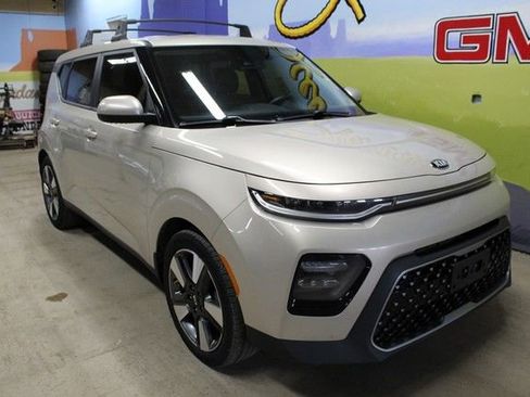 Used 2020 Kia Soul EX image 3