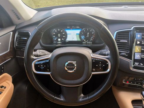 Used 2016 Volvo XC90 T6 Momentum image 5