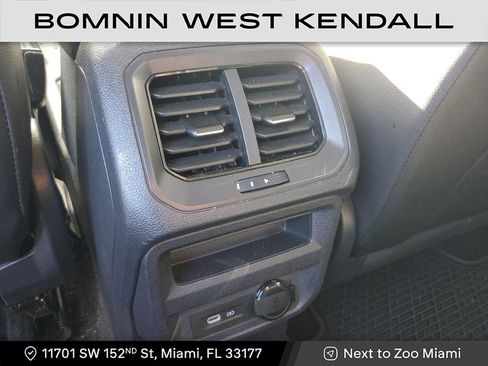Used 2022 Volkswagen Tiguan SE image 16