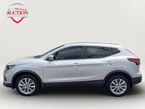 Used 2022 Nissan Rogue Sport SV w/ Technology Package FWD image 4