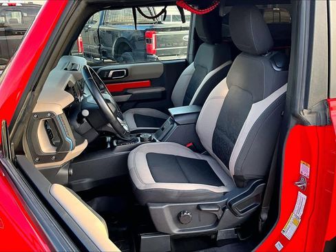 Used 2022 Ford Bronco Wildtrak image 17