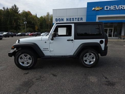 Used 2013 Jeep Wrangler Sport image 4