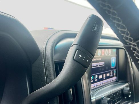 Used 2018 Chevrolet Silverado 1500 LTZ Z71 w/ Redline Edition image 18