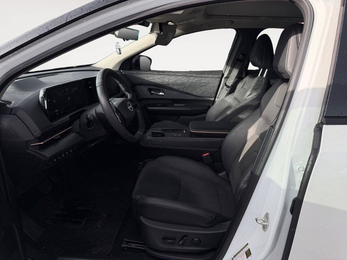 Used 2024 Nissan Ariya AWD image 9