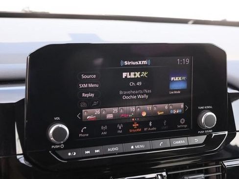 Certified 2025 Nissan Pathfinder SV w/ SV Premium Package FWD image 19