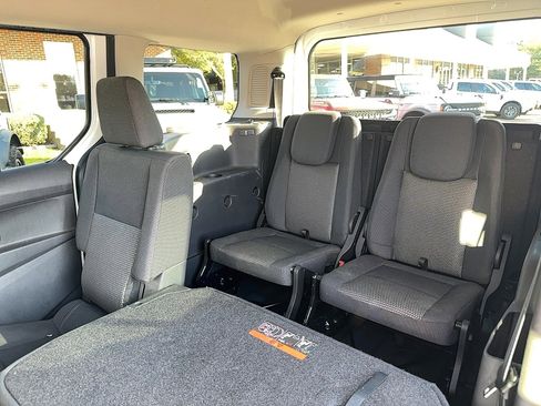 Used 2016 Ford Transit Connect XL image 9