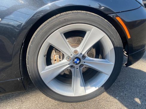 Used 2010 BMW 535i xDrive Wagon AWD/4WD image 6