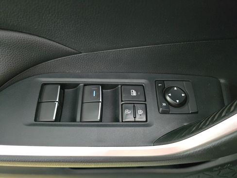 Used 2019 Toyota RAV4 XLE Premium FWD image 25