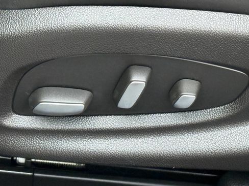 Used 2015 Cadillac XTS Premium image 9