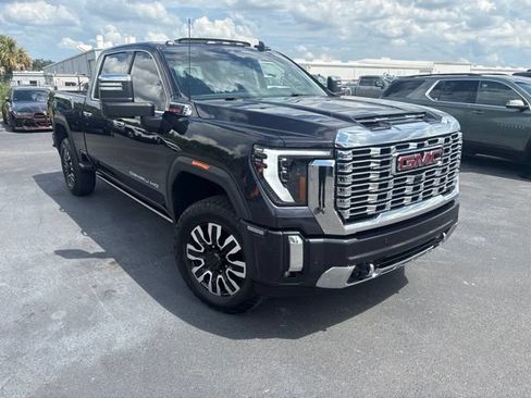 Used 2024 GMC Sierra 2500 Denali w/ Denali Reserve Package AWD/4WD image 3