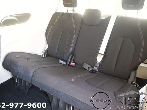 Used 2023 Chrysler Voyager LX FWD image 14