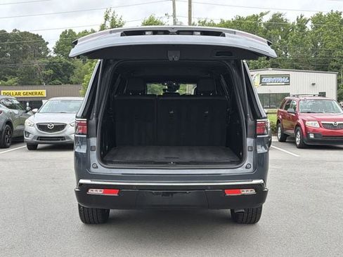 Used 2024 Jeep Wagoneer L Series II w/ Flexible Seating Group AWD/4WD image 15