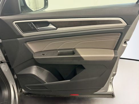 Used 2022 Volkswagen Atlas SE image 33