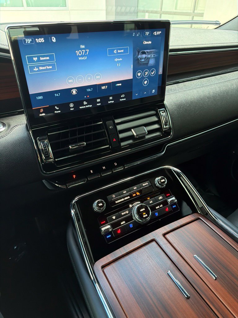 Used 2024 Lincoln Navigator Reserve AWD/4WD image 11