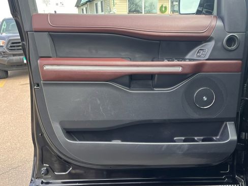 Used 2024 Ford Expedition Max Limited image 30