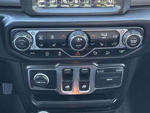 Used 2021 Jeep Wrangler Sport S image 19