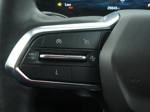 Used 2025 Chevrolet Equinox LT w/ Convenience Package II image 18