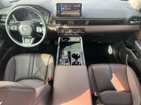 Certified 2025 Honda Pilot Elite image 2