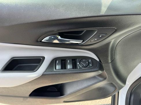 Used 2024 Chevrolet Equinox LS w/ LS Convenience Package image 10