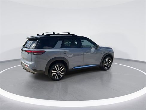 Used 2023 Nissan Pathfinder Platinum w/ Cargo Package image 7