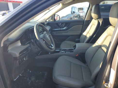 New 2026 Lincoln Corsair Premiere image 12