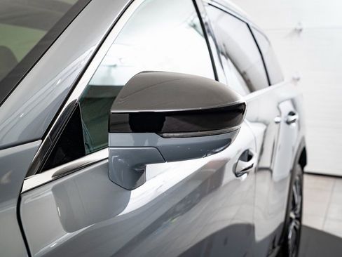 Used 2025 INFINITI QX60 Sensory image 15