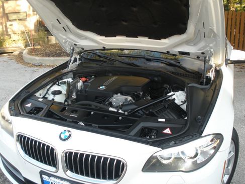 Used 2014 BMW 528i Sedan image 13
