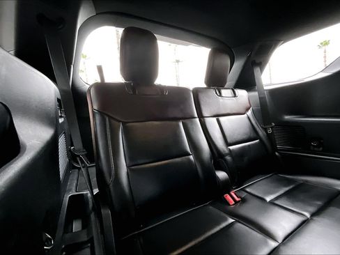 Used 2020 Ford Explorer Platinum w/ Premium Technology Package image 28