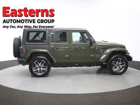 Used 2024 Jeep Wrangler Unlimited AWD/4WD image 44
