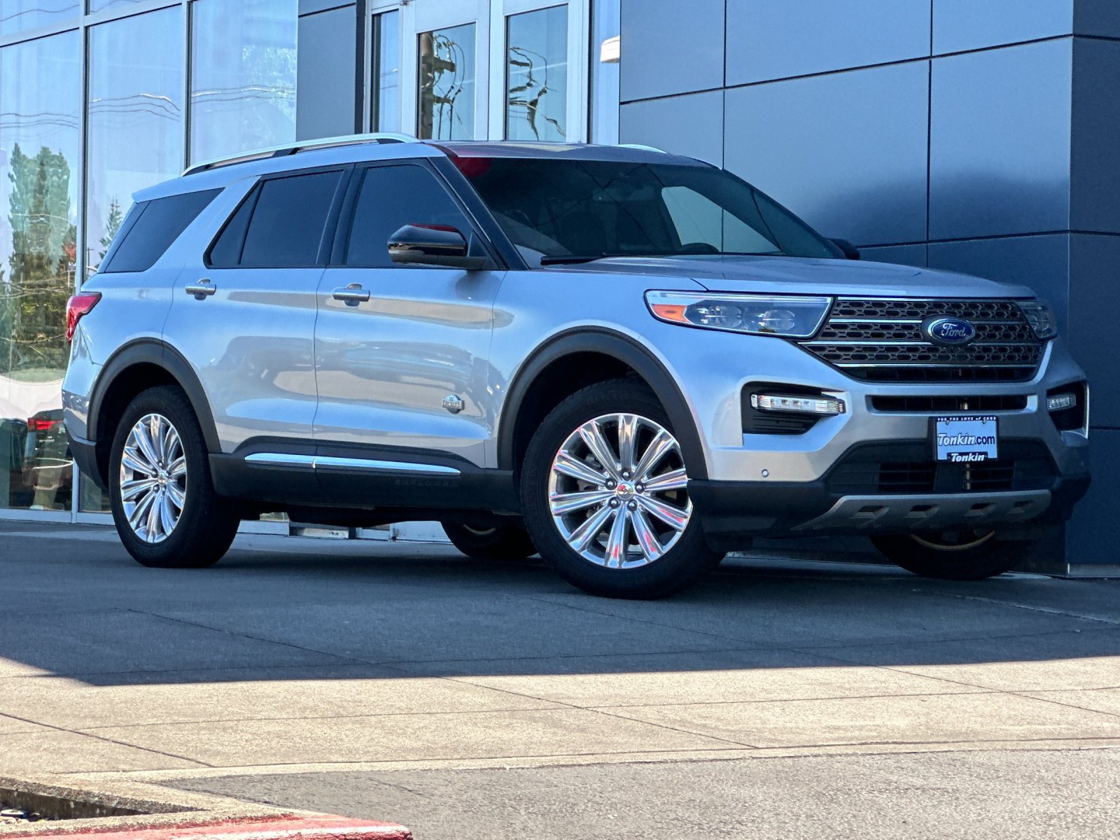 Used 2021 Ford Explorer King Ranch w/ Premium Technology Package AWD/4WD image 2